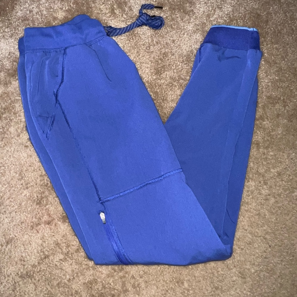 Jaanuu scrub joggers